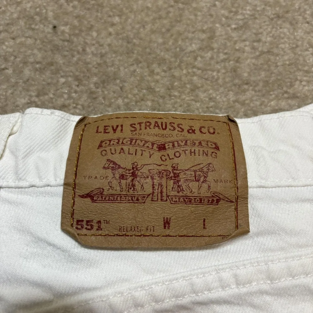 Vtg Levis 551 Jean Shorts Womens 12 High Rise White Denim Relaxed Fit Cutoff USA